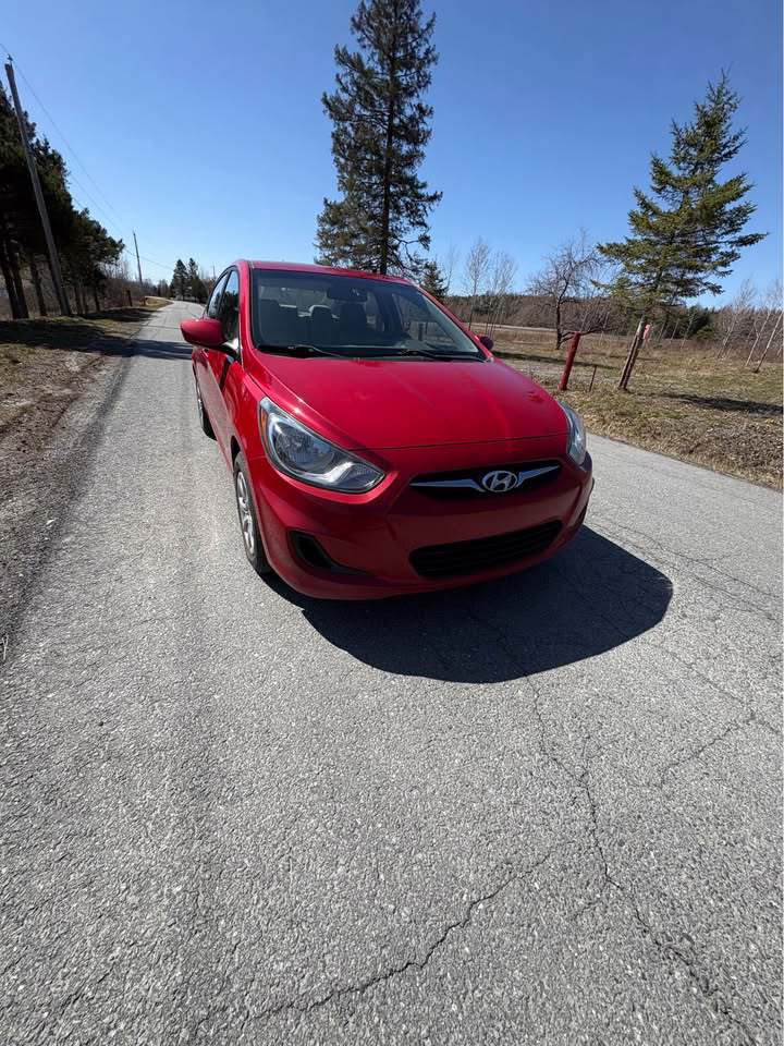 Hyundai Accent GL 2012