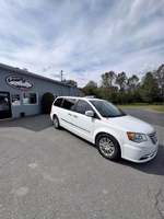 Chrysler Town and Country Touring-L 2015