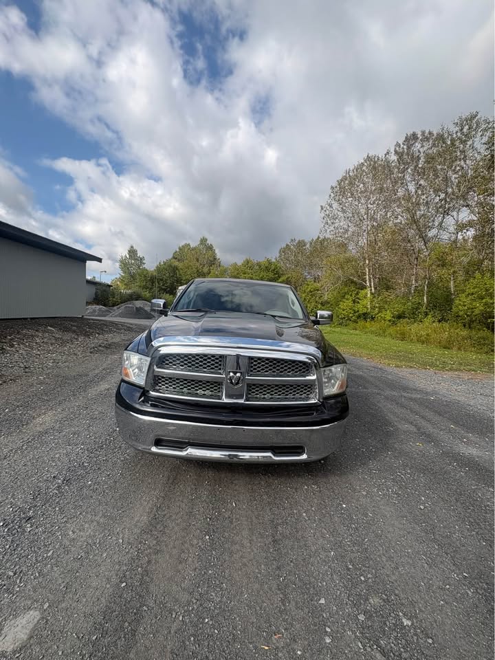 Dodge Ram SLT 2012